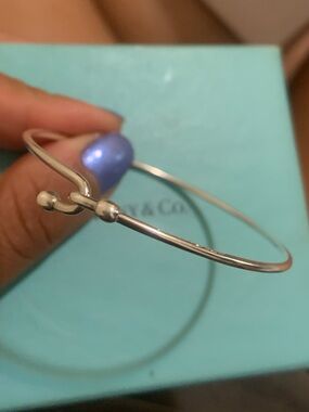 TIFFANY STERLING SILVER BANGLE